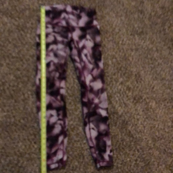Rare purple and white marble Lululemon leggings - Picture 5 of 10